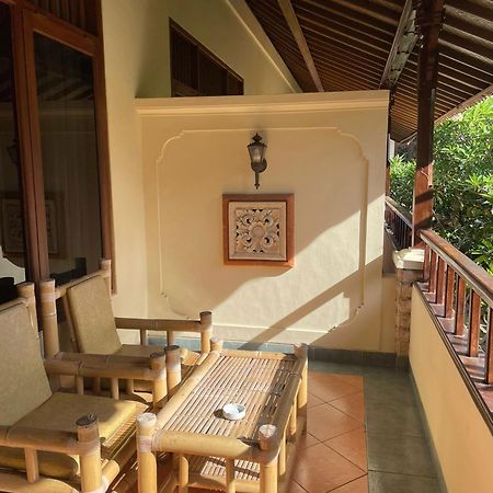 Yulia 1 Bed & Breakfast Sanur Екстериор снимка
