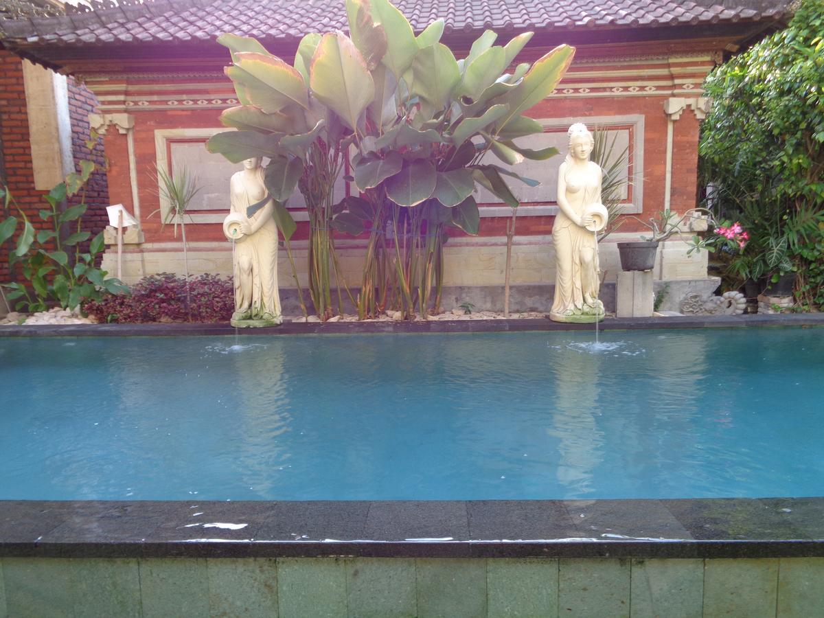 Yulia 1 Bed & Breakfast Sanur Екстериор снимка