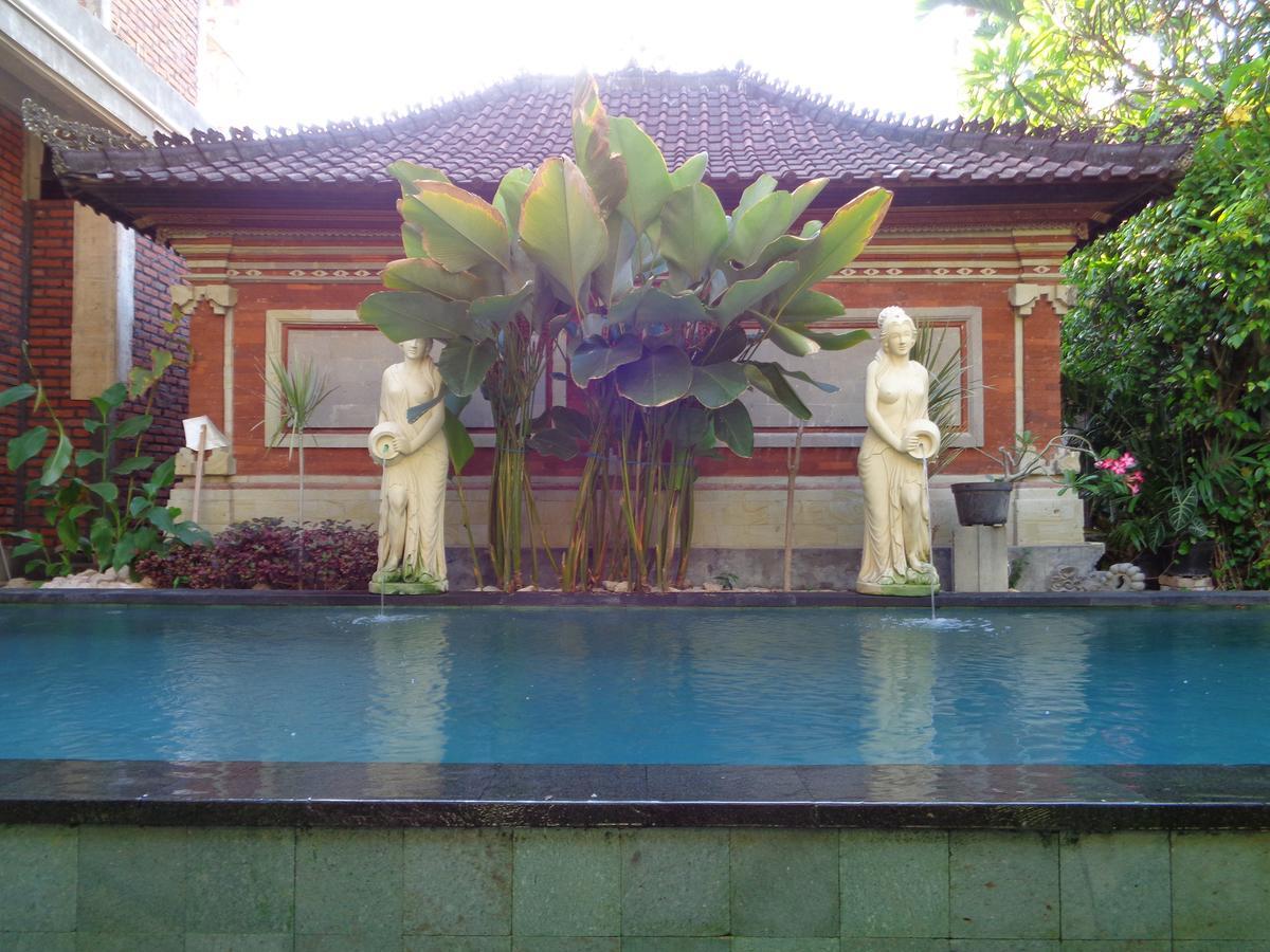 Yulia 1 Bed & Breakfast Sanur Екстериор снимка