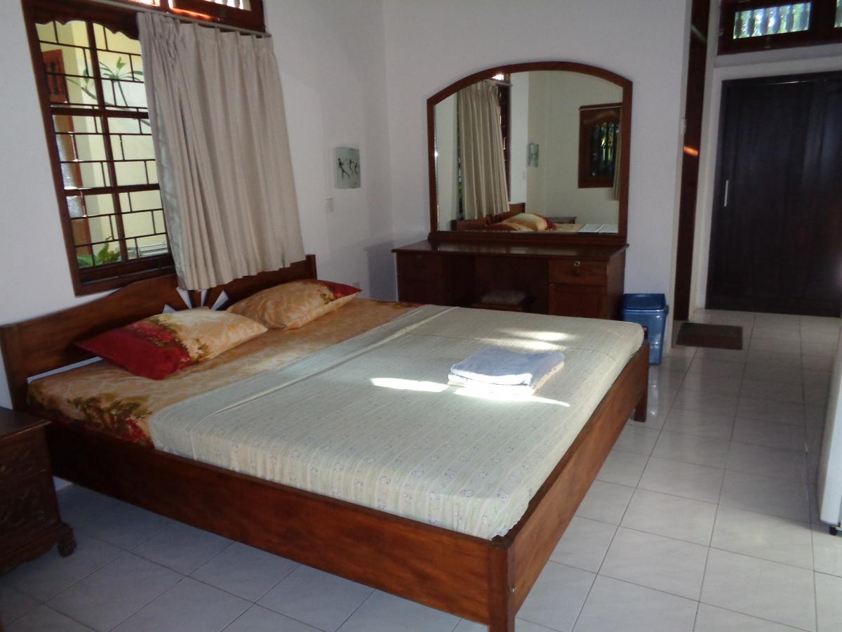 Yulia 1 Bed & Breakfast Sanur Екстериор снимка