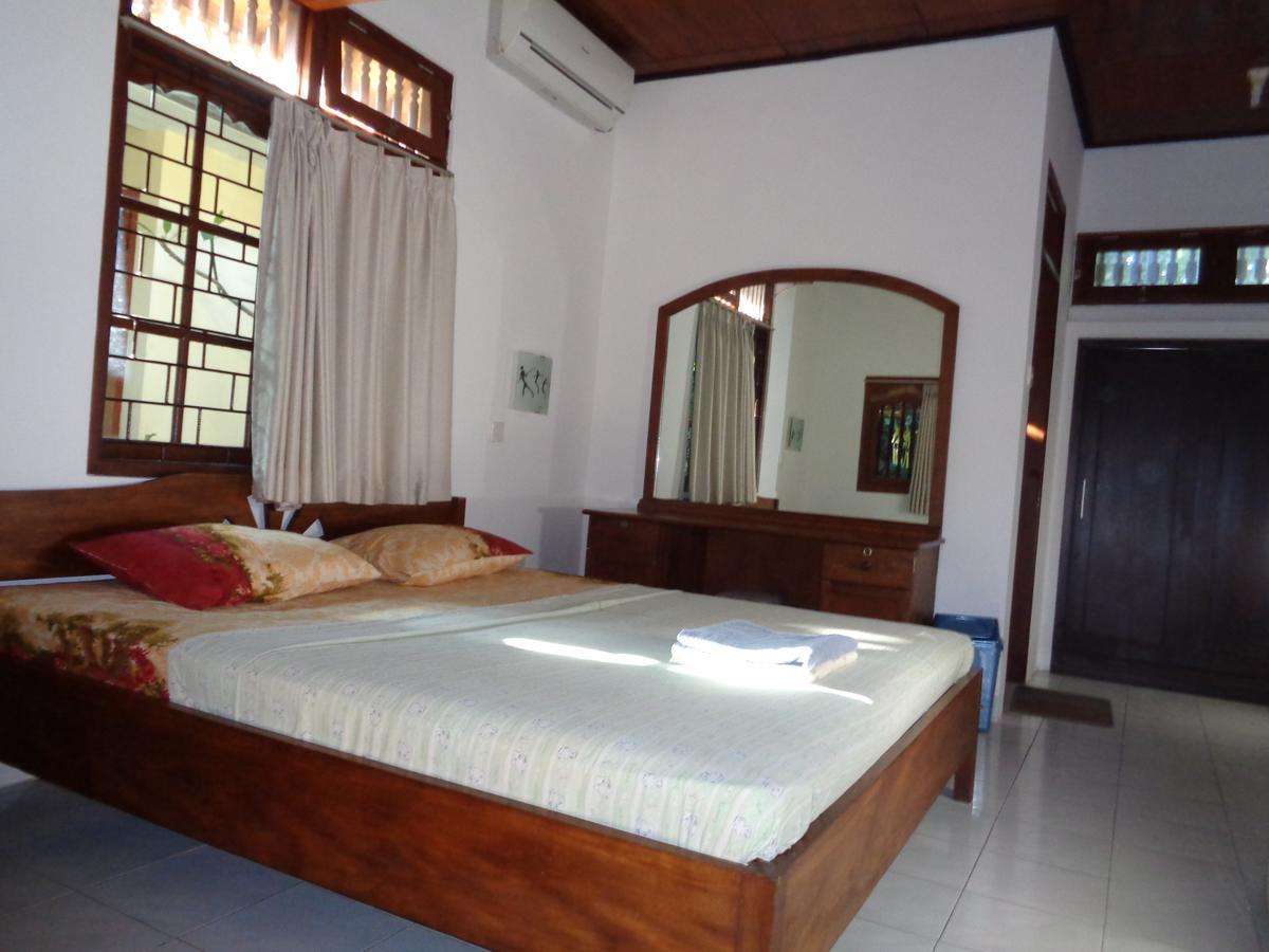 Yulia 1 Bed & Breakfast Sanur Екстериор снимка