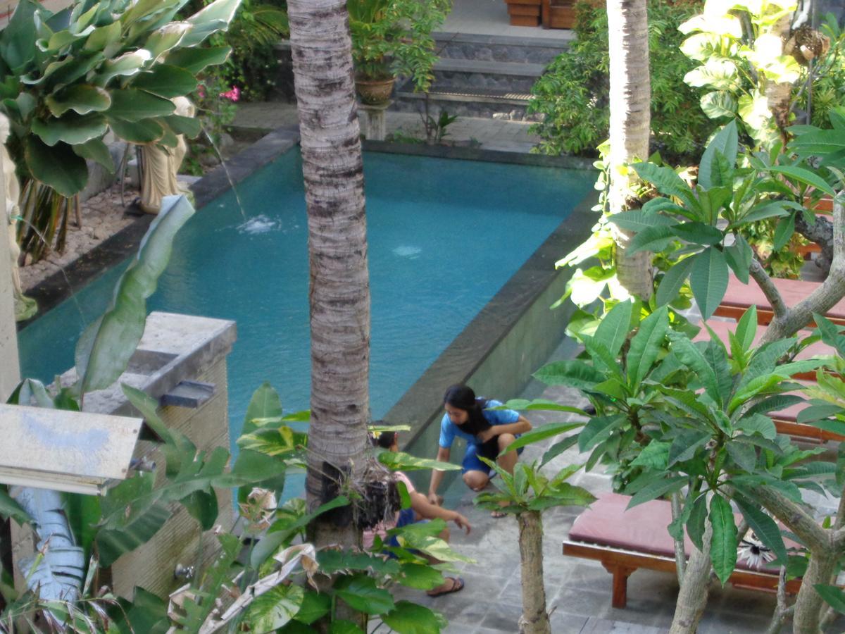 Yulia 1 Bed & Breakfast Sanur Екстериор снимка