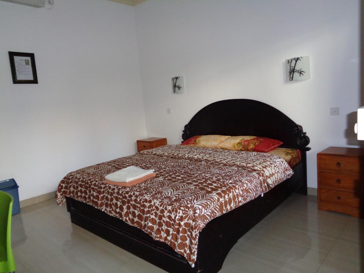 Yulia 1 Bed & Breakfast Sanur Екстериор снимка