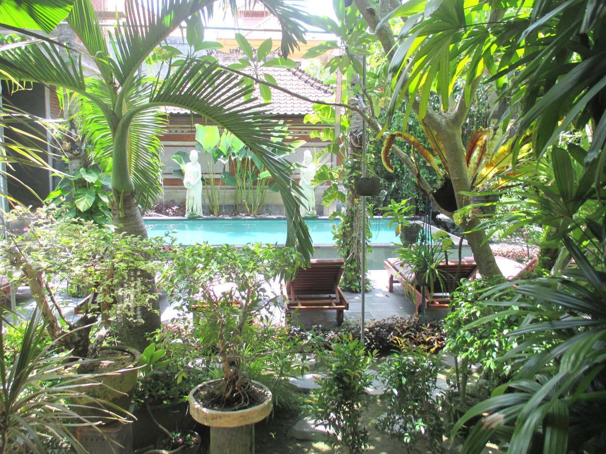 Yulia 1 Bed & Breakfast Sanur Екстериор снимка
