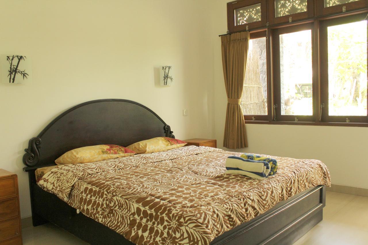 Yulia 1 Bed & Breakfast Sanur Екстериор снимка