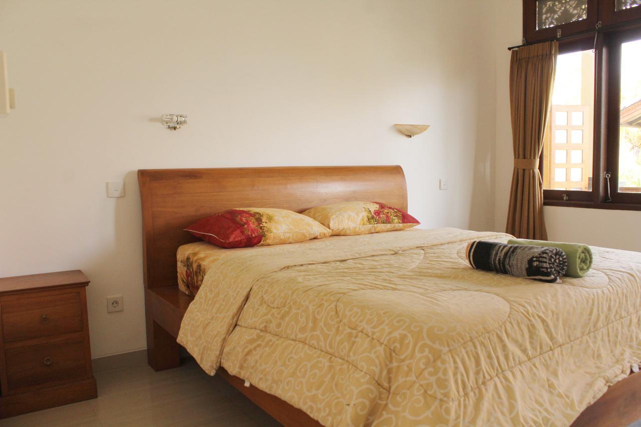 Yulia 1 Bed & Breakfast Sanur Екстериор снимка