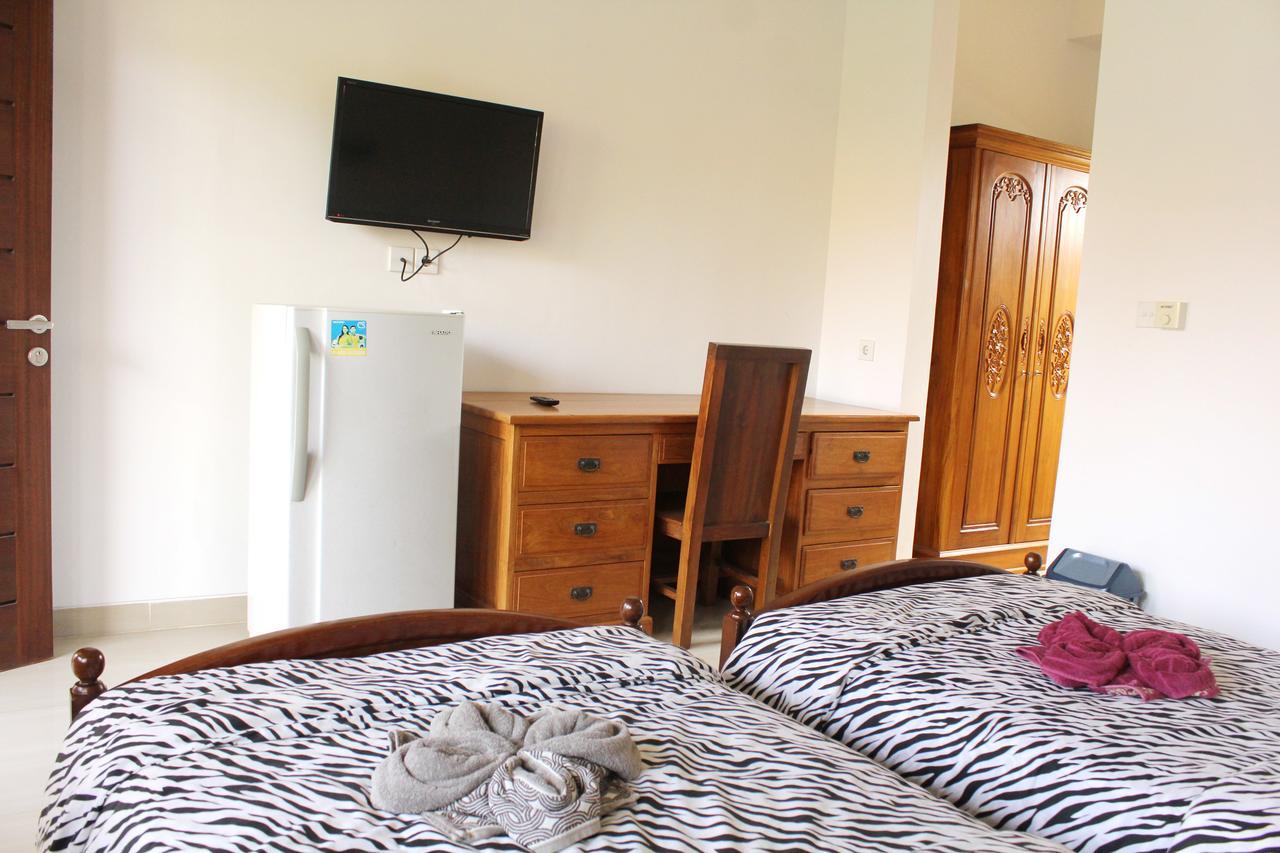 Yulia 1 Bed & Breakfast Sanur Екстериор снимка