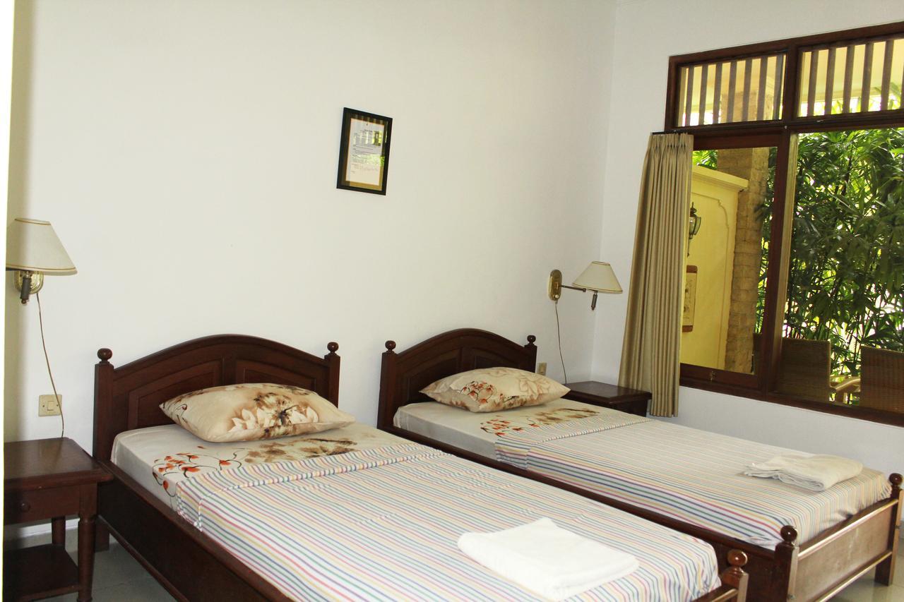 Yulia 1 Bed & Breakfast Sanur Екстериор снимка