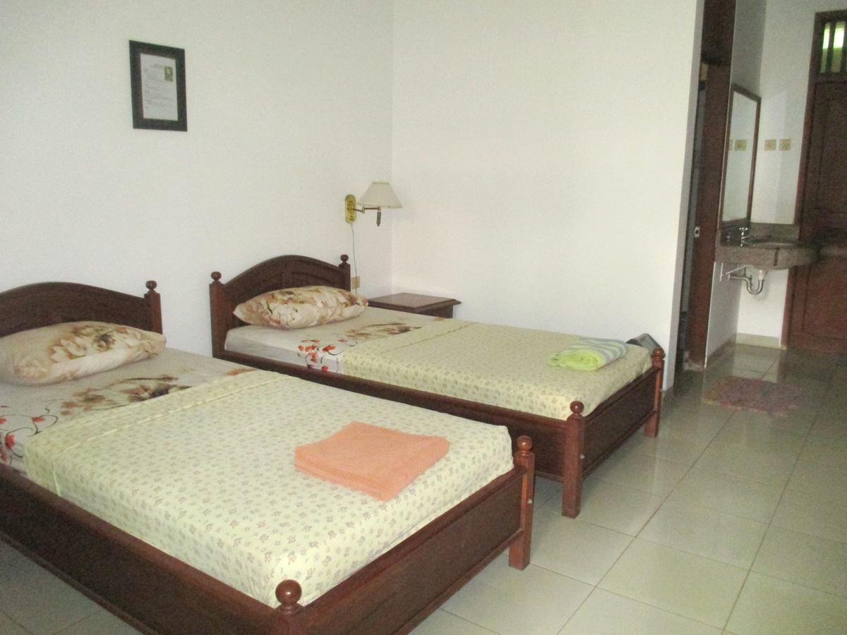 Yulia 1 Bed & Breakfast Sanur Екстериор снимка