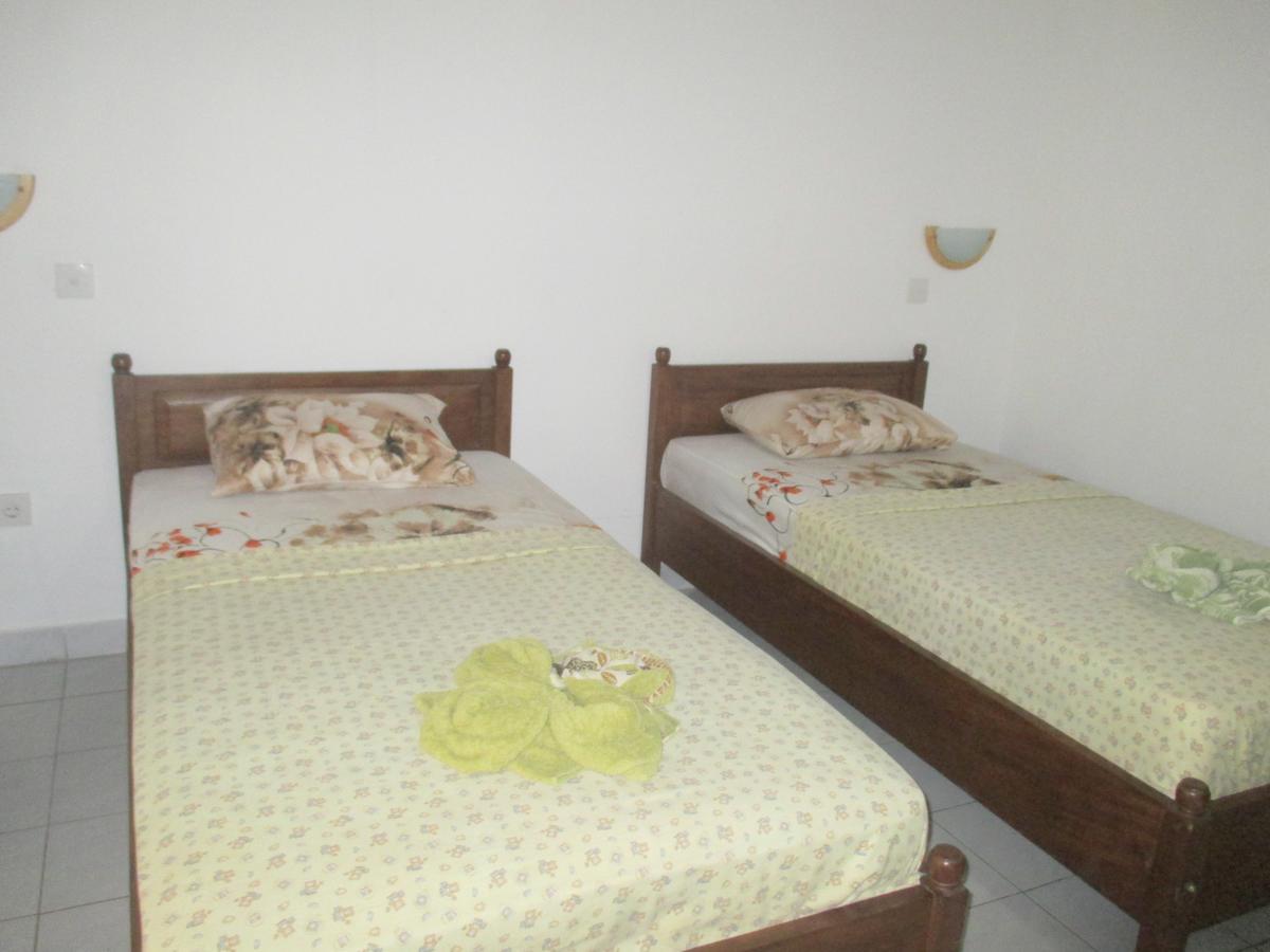 Yulia 1 Bed & Breakfast Sanur Екстериор снимка