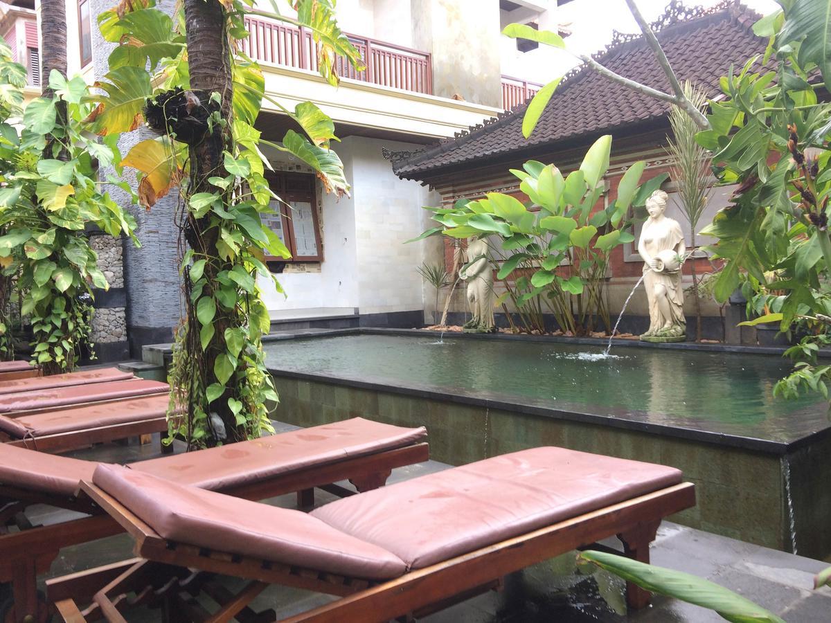 Yulia 1 Bed & Breakfast Sanur Екстериор снимка